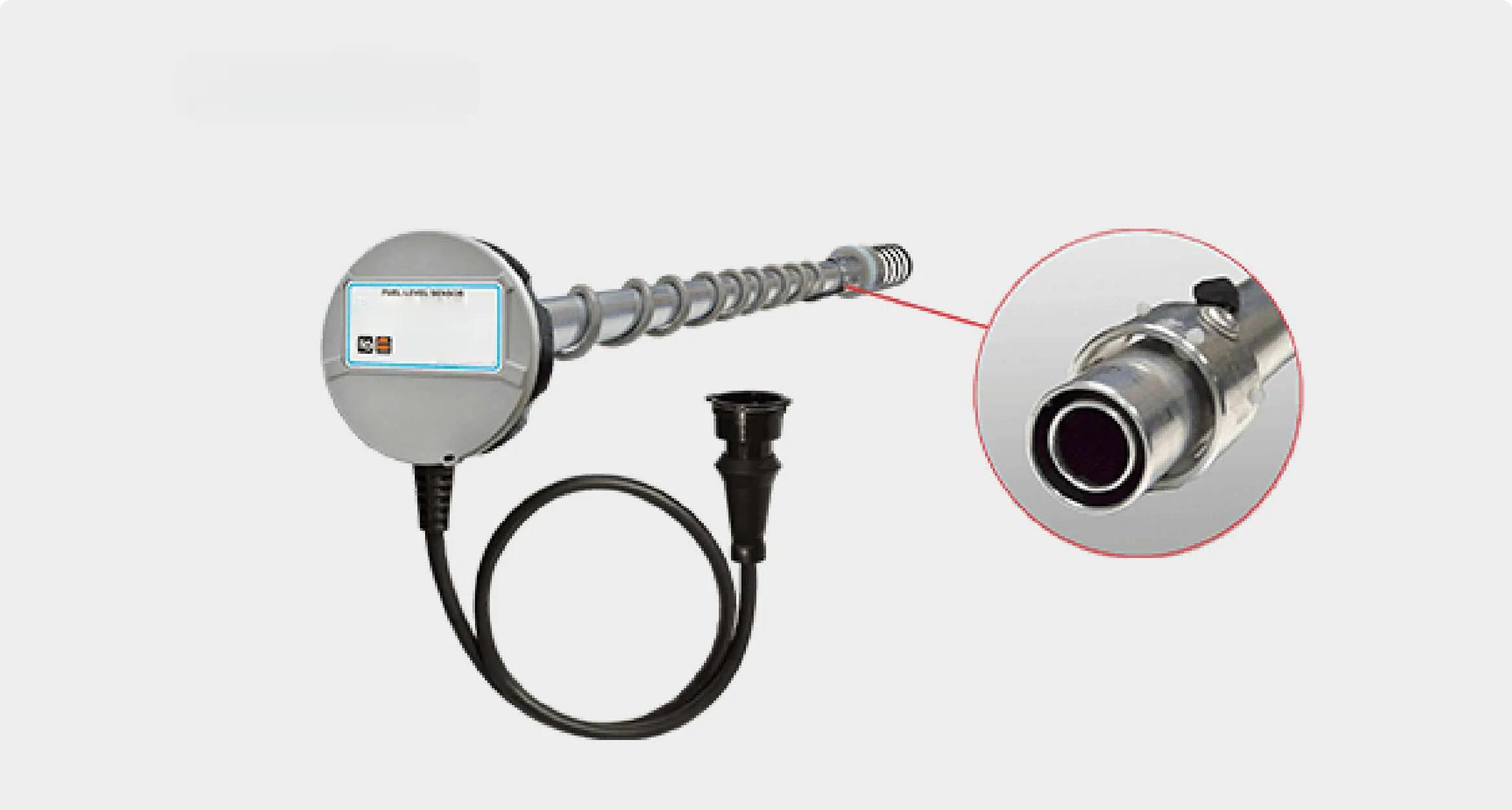 Differential fuel level sensor